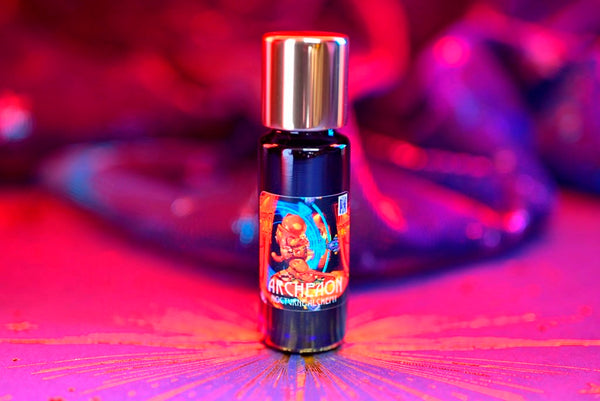 Slender blue 5ml has an insert dropper and a shiny gold-tone screw lid. 