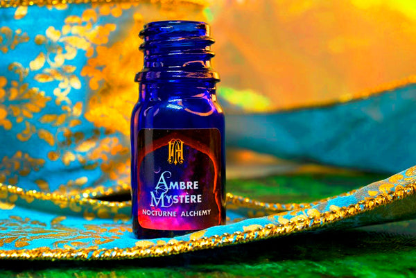 5ml traditional blue bottle, no insert/orifice with twist black phenolic lid