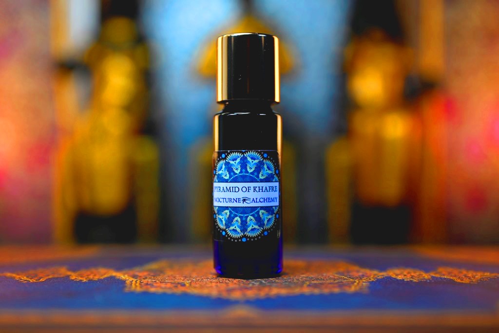 Mystic Harmony – Night Over Egypt レア美品 Celestial – Deep Navy/Ochre | Ash Hotels-Shenandoah Mansions