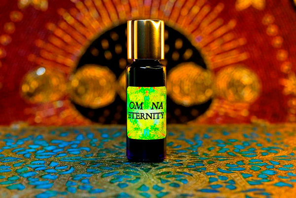 5ml Slender Blue Bottle with insert dropper and gold-toned screw lid.  