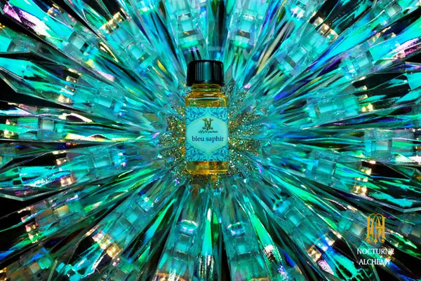 5ml square clear bottle with black screw lid (see photos). 1/6oz capacity. No insert/reducer/orifice only screw lid.