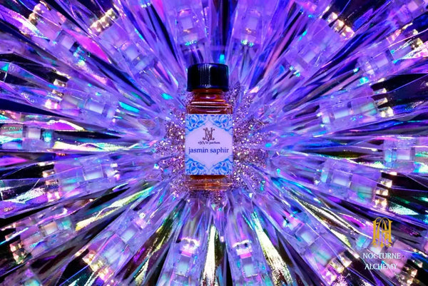 5ml square clear bottle with black screw lid (see photos). 1/6oz capacity. No insert/reducer/orifice only screw lid.