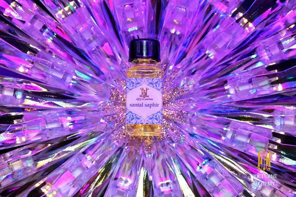 5ml square clear bottle with black screw lid (see photos). 1/6oz capacity. No insert/reducer/orifice only screw lid.