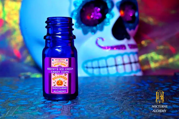 5ml cobalt bottle with phenolic lid (no insert)  