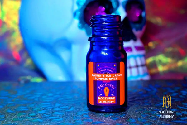 5ml cobalt bottle with phenolic lid (no insert)  