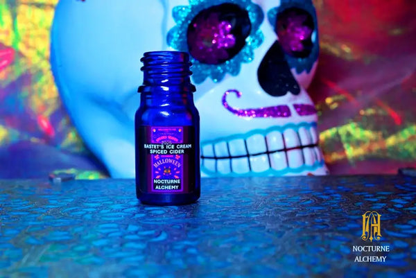 5ml cobalt bottle with phenolic lid (no insert)  