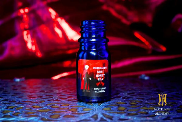 5ml cobalt bottle with phenolic lid (no insert)  