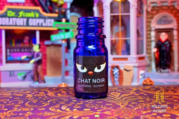 5ml cobalt bottle with phenolic lid (no insert)  