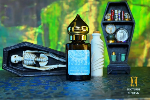 6ml amber cylindrical bottle with golden domed lid