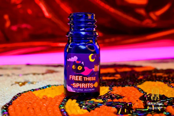 5ml cobalt bottle with phenolic lid (no insert)  