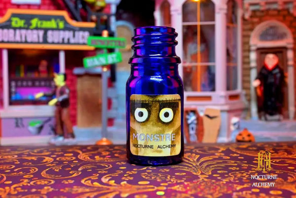 5ml cobalt bottle with phenolic lid (no insert)  