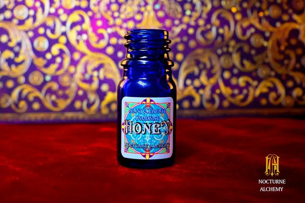 5ml cobalt bottle with phenolic lid (no insert)  