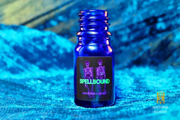 5ml cobalt bottle with phenolic lid (no insert)  