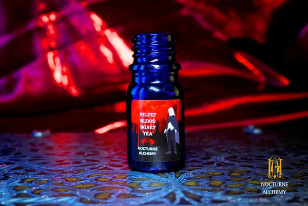 5ml cobalt bottle with phenolic lid (no insert)  