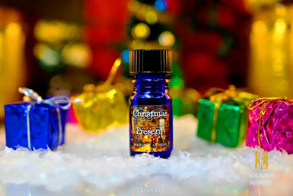 Christmas Present - 5ml cobalt blue bottle no insert, phenolic screw lid.  