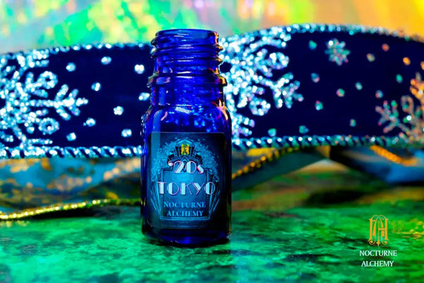 5ml traditional blue bottle, no insert/orifice with twist black phenolic lid