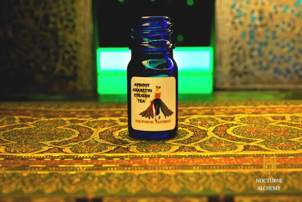 5ml traditional cobalt blue bottle with no insert/orifice and twist phenolic lid