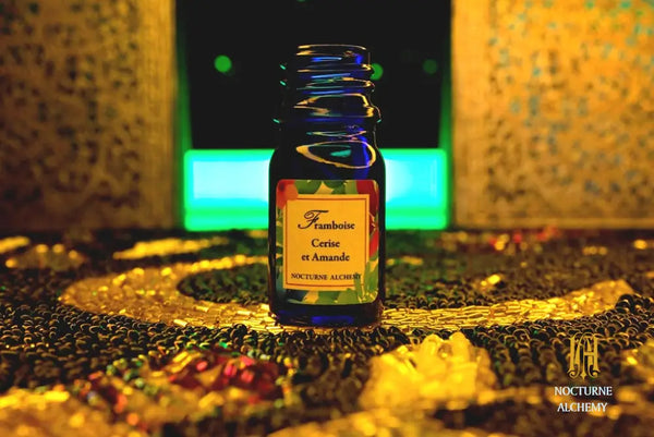 5ml traditional cobalt blue bottle with no insert/orifice and twist phenolic lid