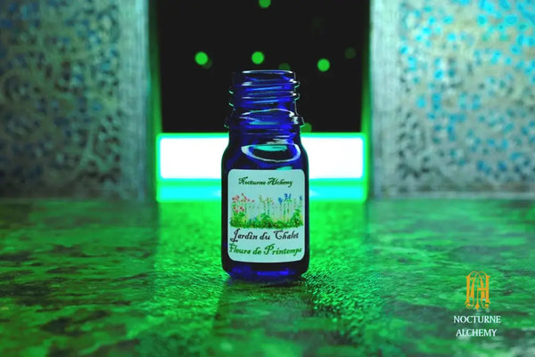 5ml traditional cobalt blue bottle with no insert/orifice and twist phenolic lid