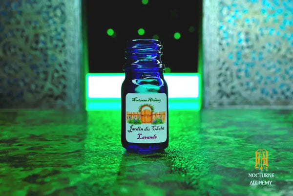 5ml traditional cobalt blue bottle with no insert/orifice and twist phenolic lid