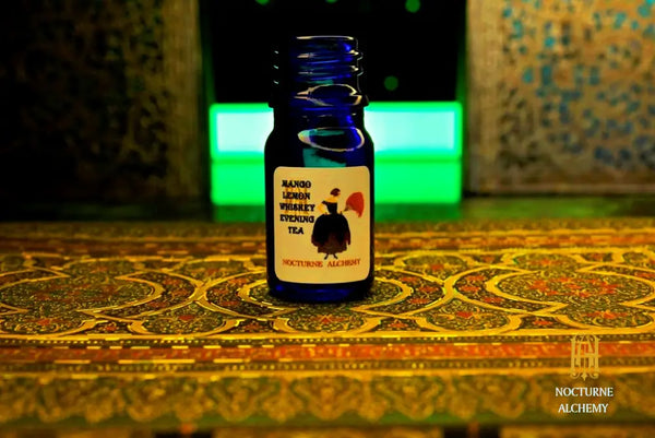 5ml traditional cobalt blue bottle with no insert/orifice and twist phenolic lid