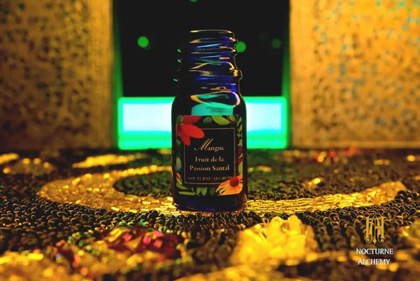 5ml traditional cobalt blue bottle with no insert/orifice and twist phenolic lid