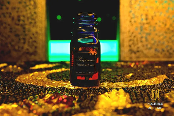 5ml traditional cobalt blue bottle with no insert/orifice and twist phenolic lid