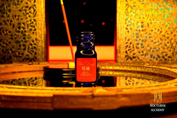 5ml traditional cobalt blue bottle with no insert/orifice and twist phenolic lid