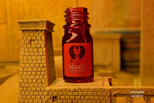 5ml hand-painted Red bottle with no insert/orifice and twist phenolic lid