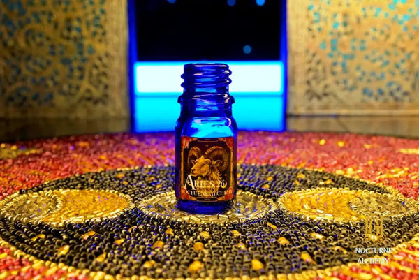 5ml traditional cobalt blue bottle with no insert/orifice and twist phenolic lid