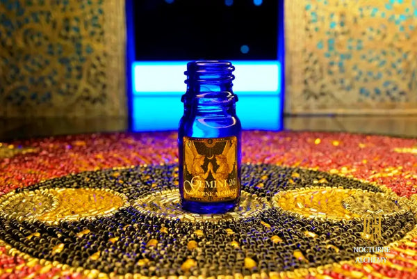 5ml traditional cobalt blue bottle with no insert/orifice and twist phenolic lid