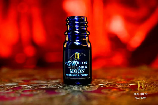 5ml traditional cobalt blue bottle with no insert/orifice and twist phenolic lid - Melon Milk Moon