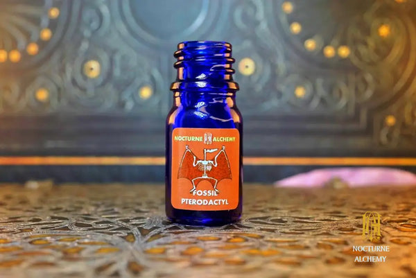 5ml Cobalt Blue Bottle with Phenolic Lid (no insert)