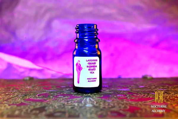 5ml Cobalt Blue Bottle with Phenolic Lid (no insert)