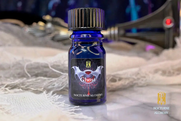 5ml tradition blue cobalt with no insert/reducer and a black twist lid.