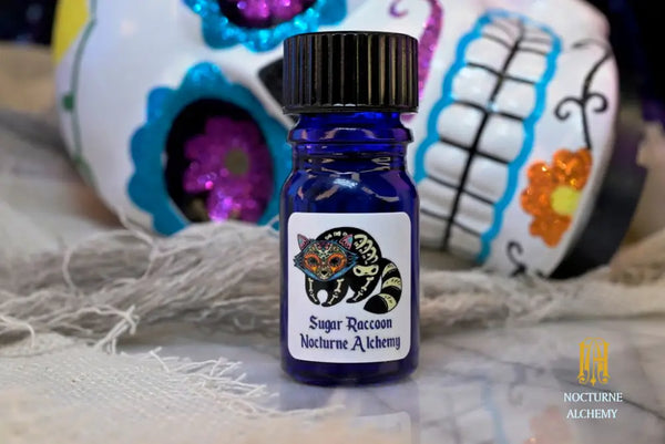 5ml tradition blue cobalt with no insert/reducer and a black twist lid.