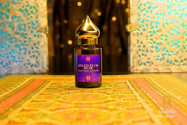 6ml amber cylindrical bottle with flat insert/dropper and golden domed twist lid.