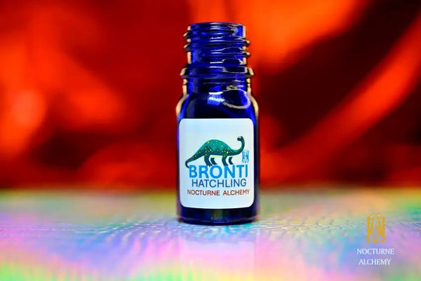 Bronti Hatchling - 5ml cobalt blue bottle no insert, phenolic screw lid. 