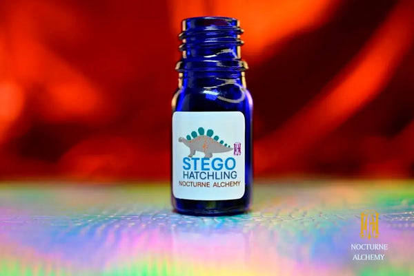 Stego Hatchling - 5ml cobalt blue bottle no insert, phenolic screw lid. 