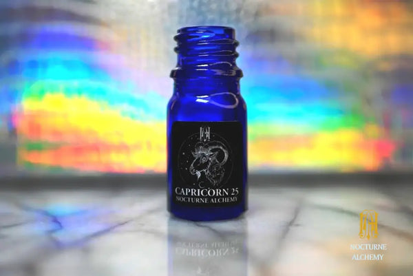 Capricorn 25 - 5ml cobalt blue bottle no insert, phenolic screw lid. 